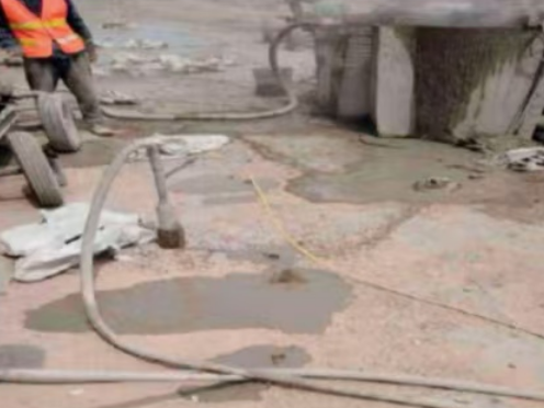 天山水泥混凝土路面板底注浆技术 路面脱空注浆整治方案