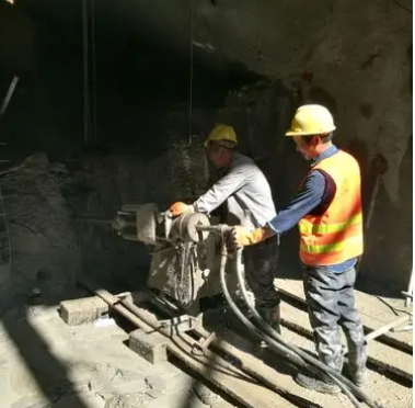 天山水下抗分散灌浆料特点 水下不分散注浆料介绍